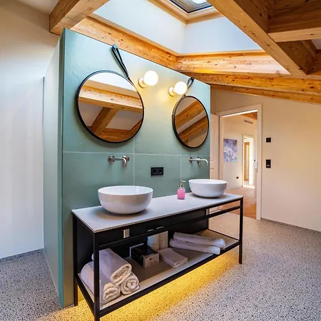 Rosa Unterschoeberlehof - Gloria Apartamento Merano