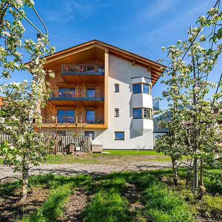 Rosa Unterschoeberlehof - Gloria Apartman *