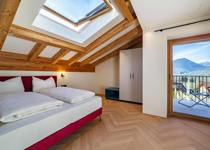 Rosa Unterschoeberlehof - Gloria Apartman Merano